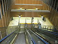 通往站台的手扶电梯（2005年10月9日）