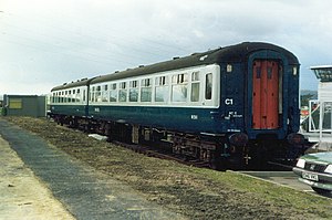 “英国铁路2C型客车”开放式旅行二等座车，编号：5541，使用英国铁路蓝灰相间涂装，1994年拍摄。