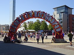 Eisteddfod arch, Roald Dahl Plass