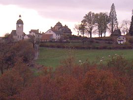 Mourjou seen from Jalenques, during an autumn evening