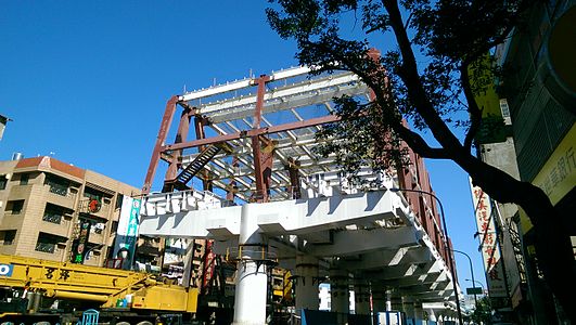 兴建中的文心樱花站2016年1月工程