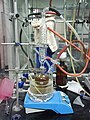 甲苯与钠和二苯甲酮回流，以制备无水无氧的甲苯。