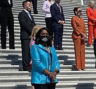 Terri Sewell wearing an "I can't breathe" mask at a congressional protest