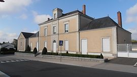 The town hall of Bécon-les-Granits