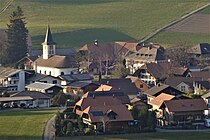 Linden (BE) – Village centre with the church from the southeast