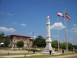 Rankin County Courthouse and Rankin County Confederate Monument