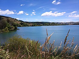 Lake Tutira in 2009