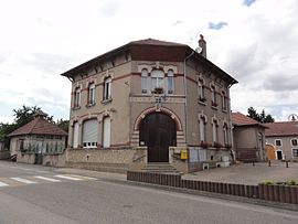 The town hall and school in Herbéviller