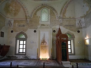 Main prayer hall. The mihrab, where the imam leads congregational prayers, is in the centre