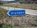 Turkish direction sign for Leonarisso (Ziyamet)