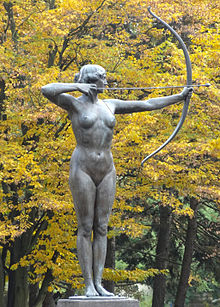 扬·科哈诺夫斯基公园的弓箭手雕塑