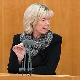 Doris Ahnen, SPD, Ministerin für Bildung, Wissenschaft, Weiterbildung und Kultur des Landes Rheinland-Pfalz bei einer Rede vor dem Landtag