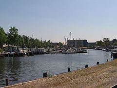 Huizen habour