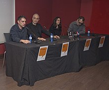 El director Pablo Berger y otros del equipo de producción participan en un panel en España.