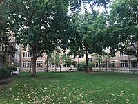 The Dillon-Alumni courtyard