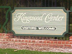 Kingwood Center visitors welcome sign