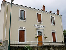 The town hall in Saint-Jean-en-Val