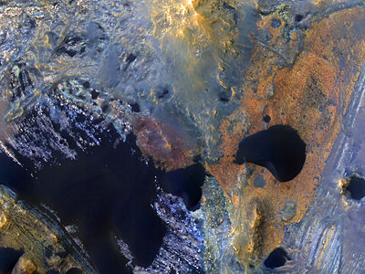 Inside Becquerel (crater), Mars