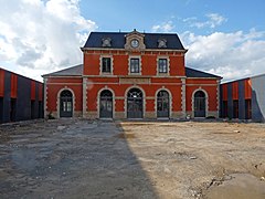 火车站旧址（法语：Gare de Bourganeuf）