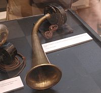 于1928年推出的米罗华PX-4型号的扬声器。