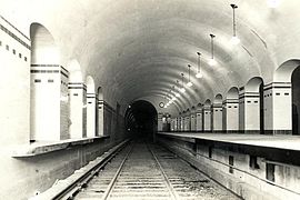 Carlos Pellegrini station (1931)