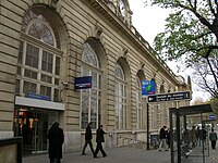 Street-level entrance at Invalides