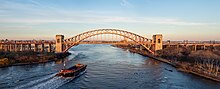 The main span of the Hell Gate Bridge