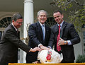 2008年，美国总统乔治·W·布希参与第二十届年度感恩节火鸡赦免仪式