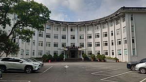 井塘楼，原先为研究大楼，目前为教育学院院馆