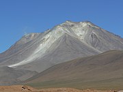 從玻利維亞看奧亞圭火山。