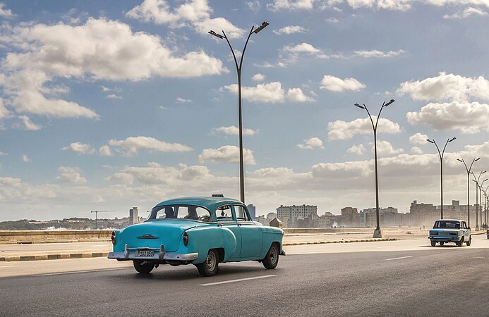 图为位于古巴哈瓦那的马勒孔（Malecon）大道。