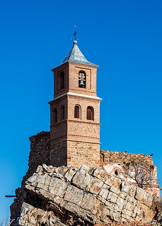 图为西班牙萨拉戈萨省卢埃斯马的一座圣母教堂，教堂采用巴洛克风格，钟楼为穆德哈尔风格。该教堂建于16世纪，改造工程则持续到17世纪。