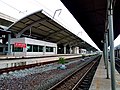 Commuter train platforms