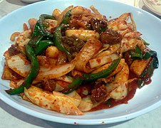 海鲜辣炒年糕（해물 떡볶이）