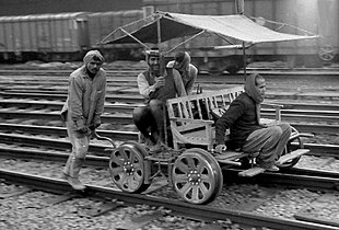A rail push trolley in India (1978)