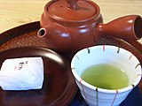 Tea bowl with kyūsu teapot