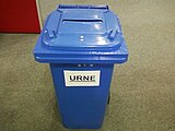 A recycling bin as ballot box for the 2017 German federal election; Central Electoral Office of the City of Bochum