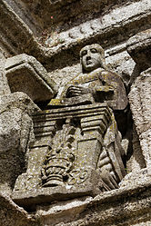 Sculpture depicting the Virgin Mary on the entrance to the Saint-Thégonnec enclos