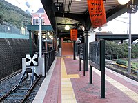 2013年的车站月台，左侧为第一月台，已无法继续往南行驶