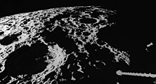 阿波罗16号拍摄的弗罗因德利希-沙罗诺夫盆地