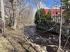 Rivière du Moulin, private property, Vieux moulin Hamelin, chemin Sir-Lomer-Gouin