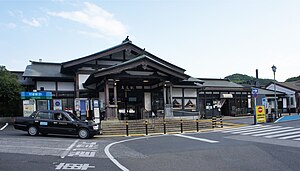 神社风格的车站北口（2021年4月25日）