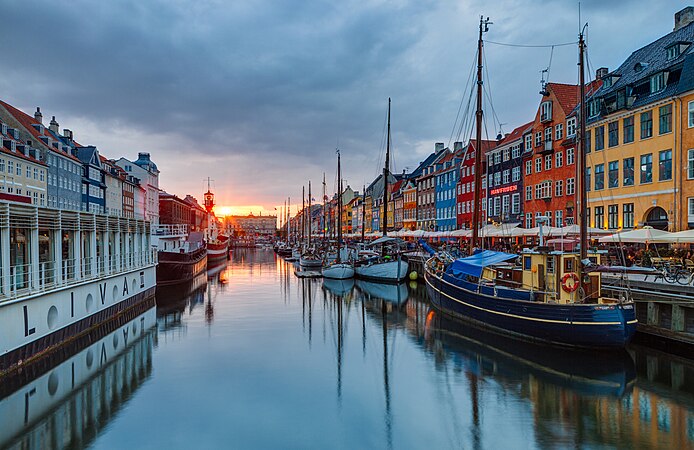 图为丹麦哥本哈根的新港区。