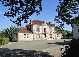 The town hall in Esnouveaux