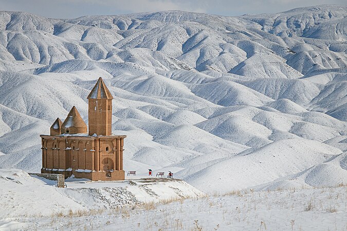 位于伊朗沙贝斯塔尔索罗尔（英语：Sohrol）的索罗尔圣约翰教堂（英语：Saint John Church of Sohrol）是一座5或6世纪亚美尼亚礼天主教会。