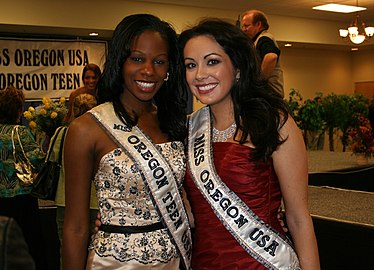 Kelci Flowers, Miss Oregon Teen USA 2006 and Allison Machado, Miss Oregon USA 2006 at the Miss Oregon USA 2007 pageant