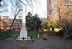 Monument to Daniel Defoe, Central Broadwalk