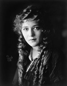 Mary Pickford, by Moody (restored by Trialsanderrors and Yann)