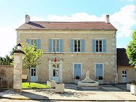 The town hall in Mailly-la-Ville