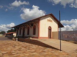 皮里皮里，该州人口第四多的市镇。图为皮里皮里火车站（葡萄牙语：Estrada de Ferro Central do Piauí）。